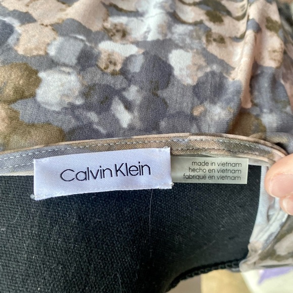 Calvin Klein Blouse - Picture 4 of 7